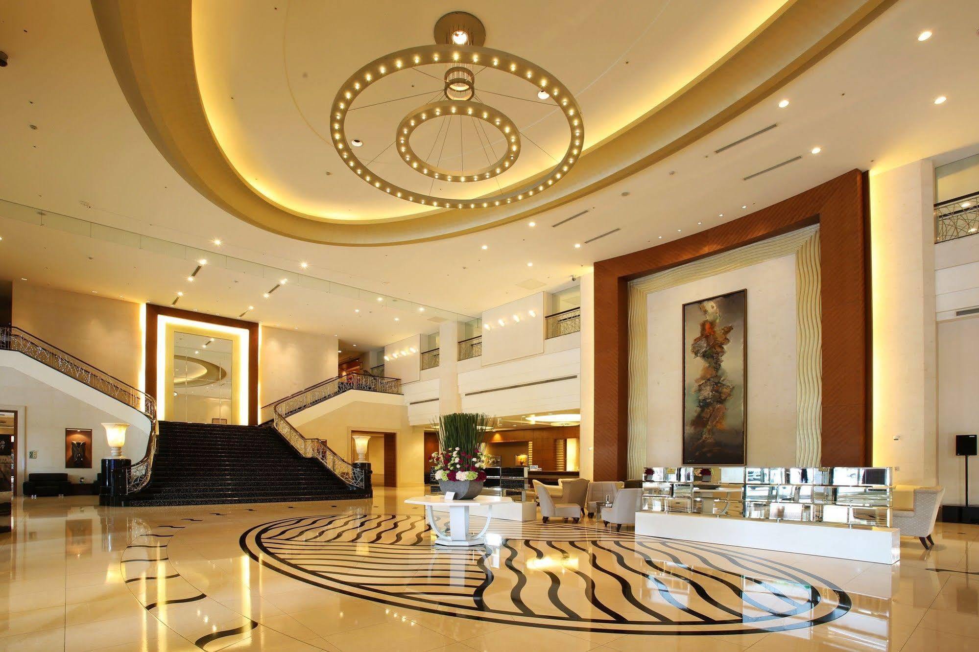 타이흐 랜디스 호텔 타이난 외부 사진 Lobby